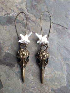 Snake Vertebrae Skull Earrings - Taxidermy Jewelry, Oddities Jewelry, Goth Style, Curiosities