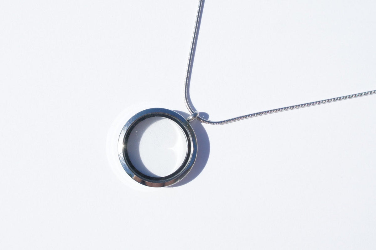 Floating locket, additional view